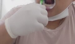 Rutina dental compartida: juntos hasta el brillo final.