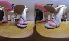 3DVR180 MARTINA HEIYU's high-heeled sandals humiliate dwarfs