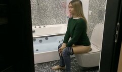 My bum released big brown brownies, and loud splashes could be heard MP4 HD 720p