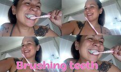Brushing yellow teeth