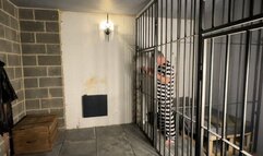 Lady Dark Angel - Noisy prisoner sentenced to 24 hours of punishment