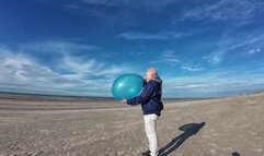 Skeletor100377 blows to pop 24 inch Roomtex at beach