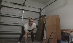 Summers FIRST Lift Session back from injury in yoga pants..