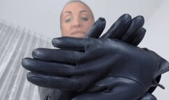 Una sadica in incognito - An undercover sadist ( 2 PART MP4 - MOBILE VERSION )