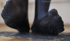 Die Neugierige Titanin (The Curious Titaness)