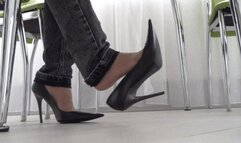 heels the pants the table 2Sa