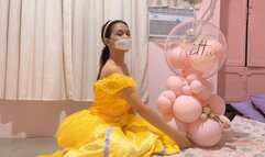 Gift me by buying this princess hugging balloons vid ............ KITTY