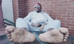 I touch myself, and I display my feet (2025)