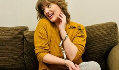 Lottii Rose - Handcuff Escape Challenge