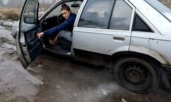 Adele got stuck in an old Opel Rekord