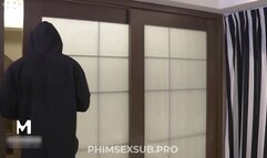 The thief accidentally became a condom for the prostitute's sister