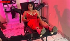 Strong woman succumbs to tickling MP4