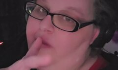 Ssbbw princess eats then sucks, licks and bites her finger....
