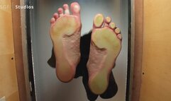 Puny mites get OBLITERATED under GIANT BLONDE FEET!