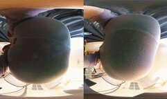 3DVR180 SUFEI_s POV on the buttocks humiliated and crushed the dwarf