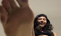 GIANTESS LATINA NINJA FOOT WORSHIP DIRTY FEET