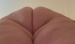 SSBBW Kayla Peach Squats and Shows Pussy