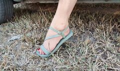 I masturbate while pumping old car pedals (4)