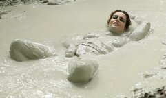 Jessica - Mud is Fun!