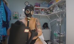 POV Gas Mask Goddess Luna Masks up in her gas mask, the puts on her black latex mask and black hunter wellie rubber boots, and then I stretch my ass and then end of DPing! Hear my moans and talk through my respirator gas mask!