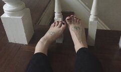 MSN THE ZONE STINKY FEET HEARING TV IN THE HALLWAY FROM DOWNSTAIRS *MSN THE ZONE DISCONNECT ROOM NOISE*