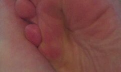 MSN THE ZONE BOTTOM OF TOES ON COUCH & SOLES OF FEET *MSN THE ZONE DISCONNECT ROOM NOISE*