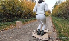 Leggings, boxes, and rubber boots - Leggings, Kartons und Gummistiefel