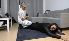 Man holds legs ORDER b