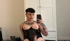 Femboy jerks off in front of mirror!