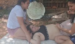 Hit Yeni in the stomach