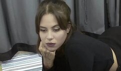 Smoking Sexy Lips Brunette Model Erika Marlboro Red 100's