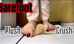 2-meter tall giant barefoot crushes plush toy: size 46 toes