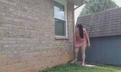 MizzErotique Peeing Outside in Public