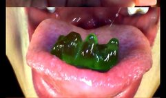 Don't move... It's snack time for the giant Franchesca. Oral and deep tour with endoscopic view (20 minutes)
