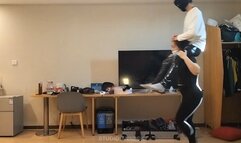 Crazy supersonic shoulder ride on ponygirl at maximum speed and rapid shoulder carry in hotel ponyplay #MCT003