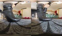 3DVR180 ERER boots dominate little Jamie