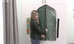 Zippers on a garment bag WMV FULL HD 1080p