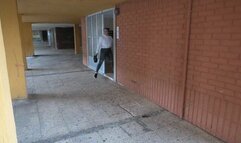 High-waisted jeans tucked into a shirt ORDER