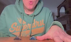 Mommabears super Micro Cities under her toenail 4K