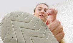 Princess Cindy - Clean the sneakers - small version