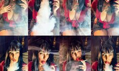 Creamy smoke, lips and seduction: My art of smoking - Newport Menthol