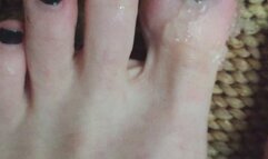 COLD FEET RED FROM SNOW ICY TOES