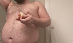 Bearbellybara Eats a Croissant Sandwich