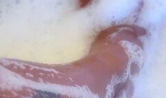 Masala's feet in bubble bath