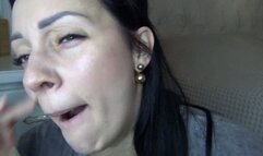 observe the uvula of the palate mo