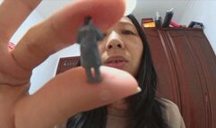 4K Martina farted at the dwarf