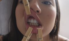 Lip Stretching Extreme: Clothespin Play 4K