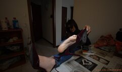 Beauty girl with heel high heel sandals on table, dirty soles shoes and barefeet.