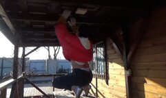 get stuck in a crack in the table m