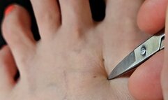 [Foot Fetish] Sensation Foot Pain Play With MY Scissors - Marks On My Skin